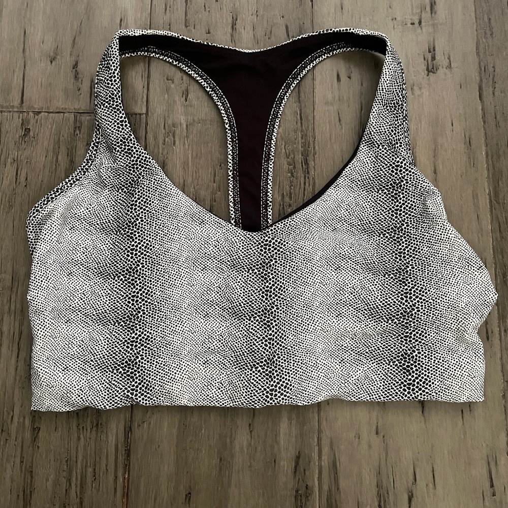 Onzie Black and White Textured Sports Bra Size Large
